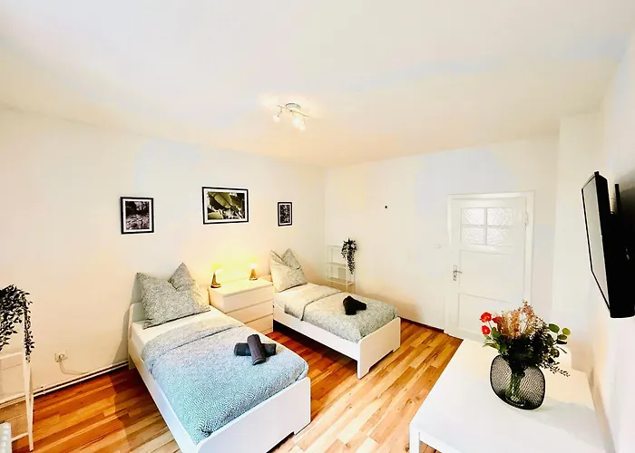 Business For Workers And Engineers: Fully Equipped And Furnished Lejlighed Osnabrück