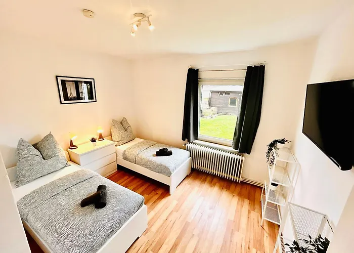 Business For Workers And Engineers: Fully Equipped And Furnished Lejlighed